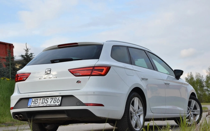 Seat Leon cena 63800 przebieg: 170587, rok produkcji 2017 z Iława małe 781